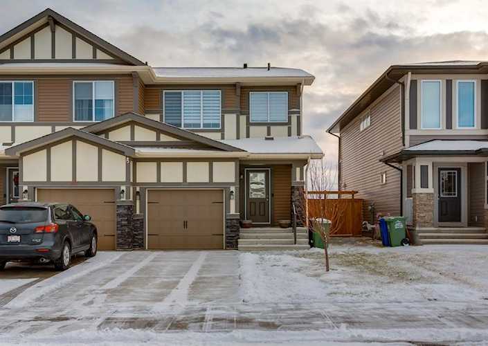 205 Clydesdale Ave Cochrane, AB T4C 2R1