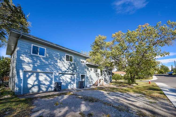 419 2 St SE High River, AB T1V 1G8