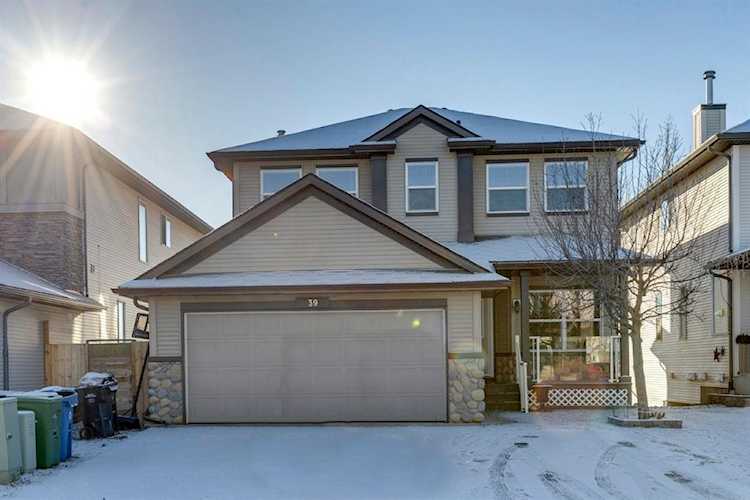 39 Evanscove Heights NW Calgary, AB T3P 0A4