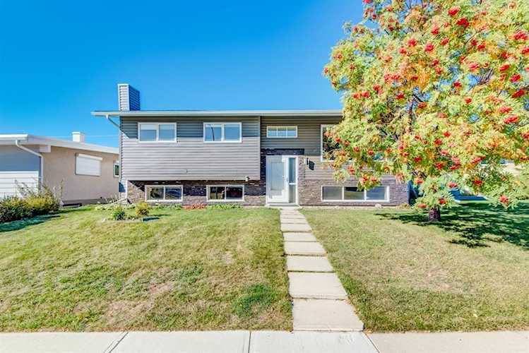 1035 Motherwell Rd NE Calgary, AB T2E 6E6