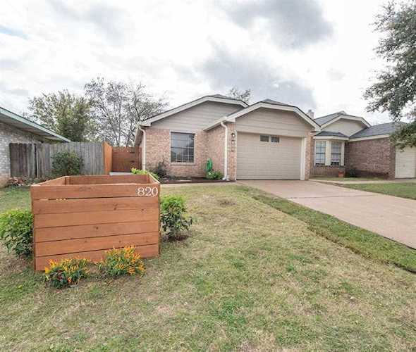 820 Mica LN Leander, TX 78641