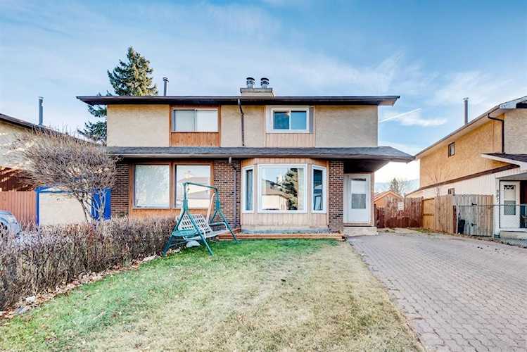 389 Abergale Dr NE Calgary, AB T2A 6H9