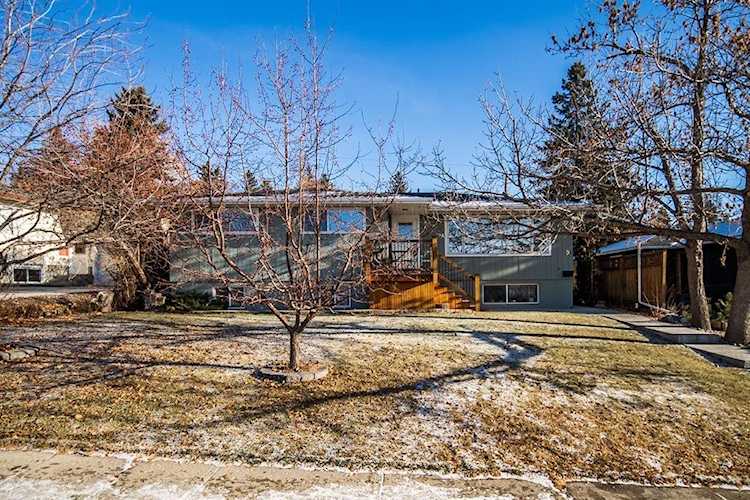 28 Commerce St NW Calgary, AB T2K 1T4