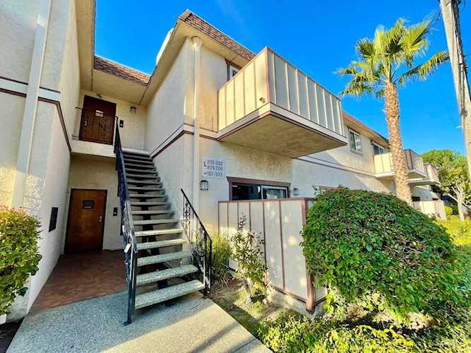 44 Lodato Avenue San Mateo, CA 94403