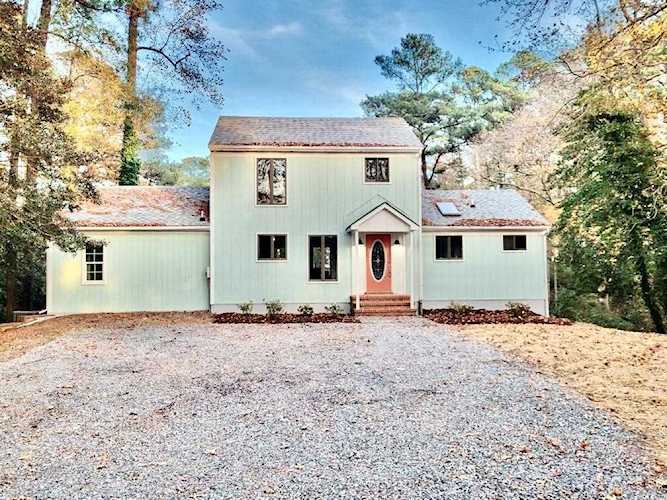 64 Colony Ln Lancaster, VA 22503