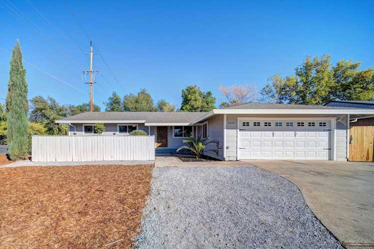 1018 Pineland Dr Redding, CA 96002