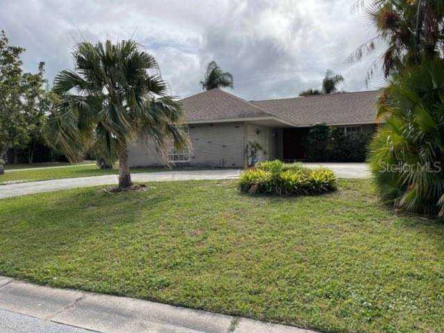3740 Pin Oaks St Sarasota, FL 34232