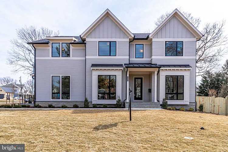 626 Hillcrest Dr Vienna, VA 22180