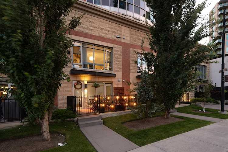 731 2 Ave SW Calgary, AB T2P 0E3