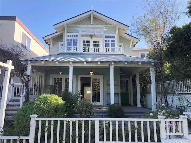 404 17th St Manhattan Beach, CA 90266
