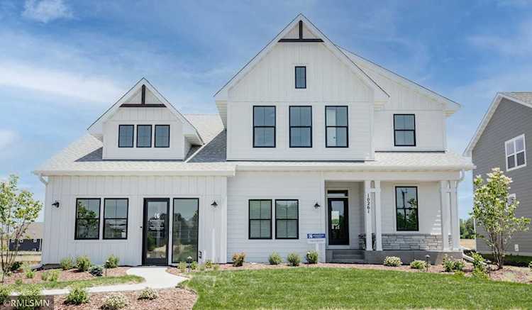 10261 Arrowwood Path Woodbury, MN 55129