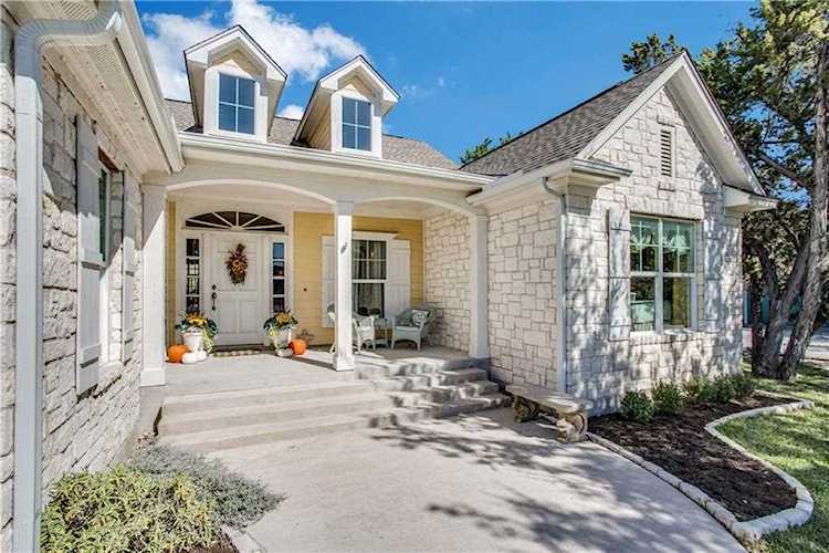 412 S Venture BLVD Point Venture, TX 78645