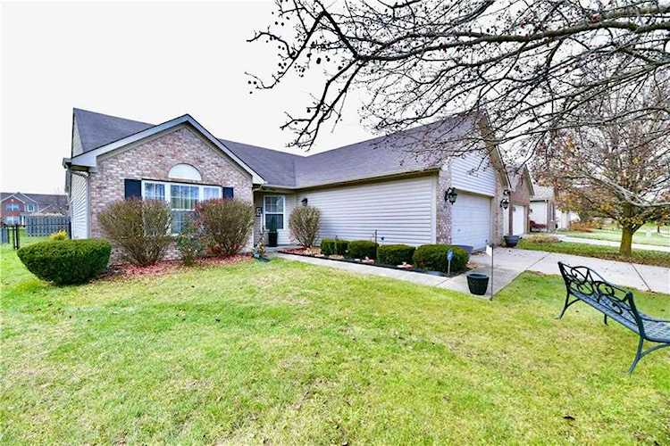 5914 Jamestown Square Ln Indianapolis, IN 46234 | MLS 21826636 Photo 1