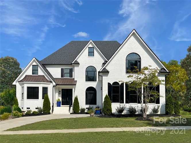 8009 Plantation Falls Ln Mint Hill, NC 28227