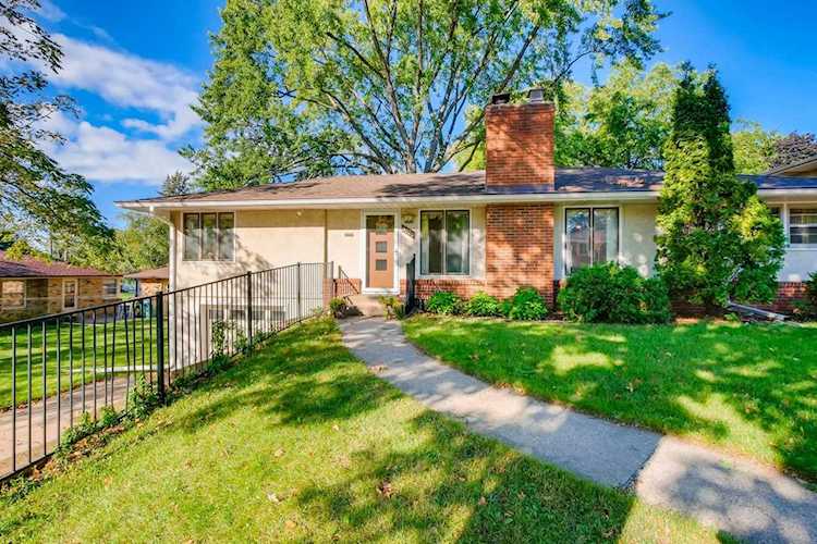 3020 Crestview Drive Saint Anthony, MN 55418