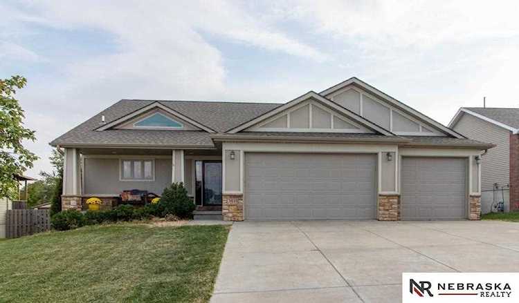 5621 Cavvy Rd Lincoln, NE 68516 | MLS 22124840 Photo 1