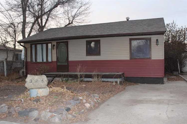 326 3 Ave E Bow Island, AB T0K 0G0