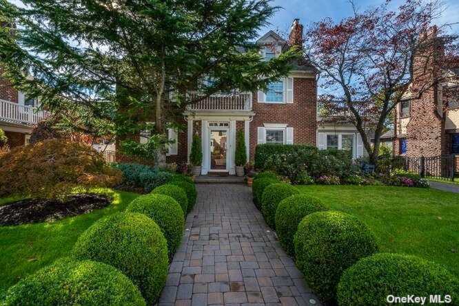 356 Demott Avenue Rockville Centre, NY 11570