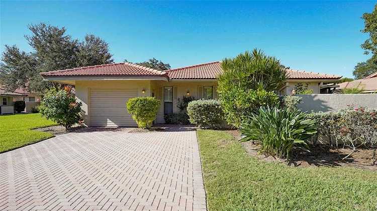 4870 Kestral Park CIRCLE #14 Sarasota, FL 34231