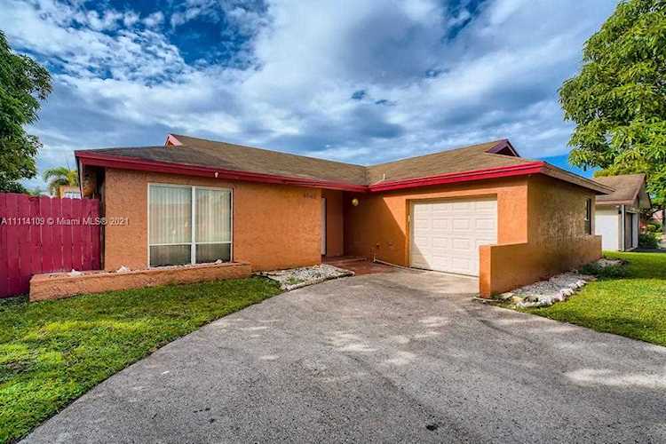 8640 NW 47th Street St #8640 Lauderhill, FL 33351