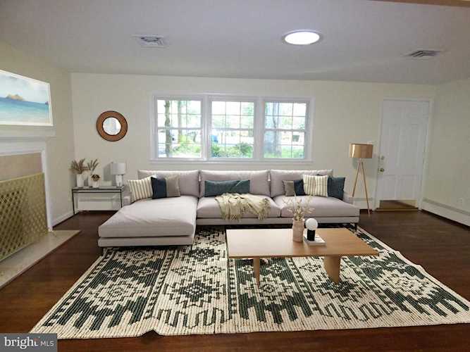 1621 Hicks Dr Vienna, VA 22182