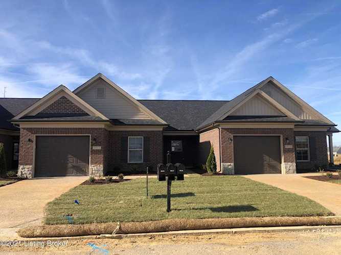 9512 Clubview Dr Louisville, KY 40291