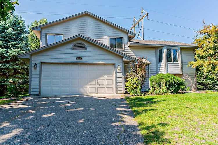 11618 Rio Loma Lane Burnsville, MN 55337