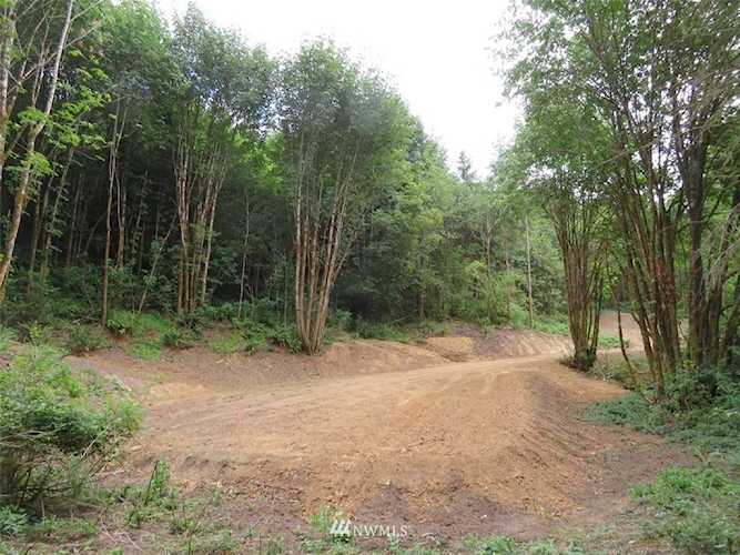 808 Clark Creek Rd Longview, WA 98632