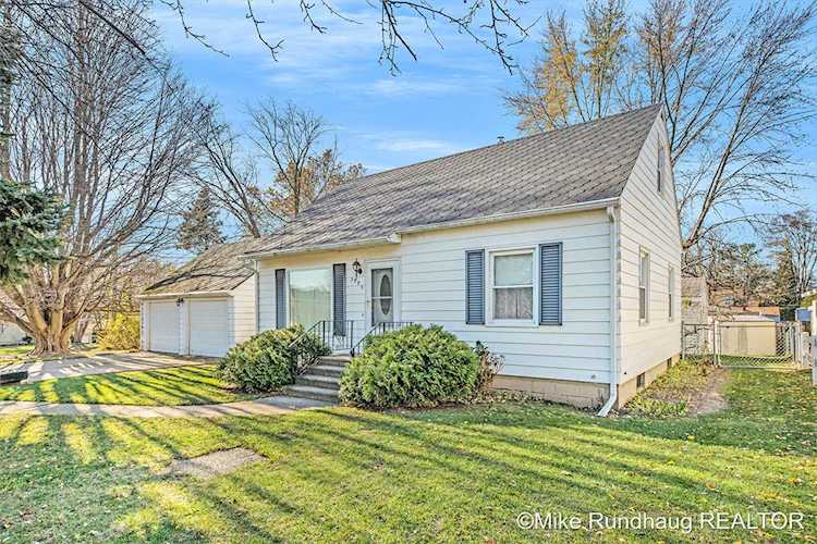 3995 NE Lester Dr Grand Rapids, MI 49525 | MLS 21116971 Photo 1