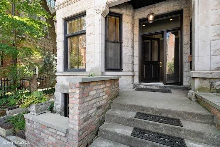 159 W Burton Place #1B Chicago, IL 60610