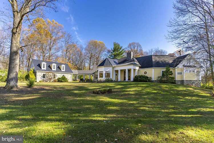 10233 Vale Rd Vienna, VA 22181