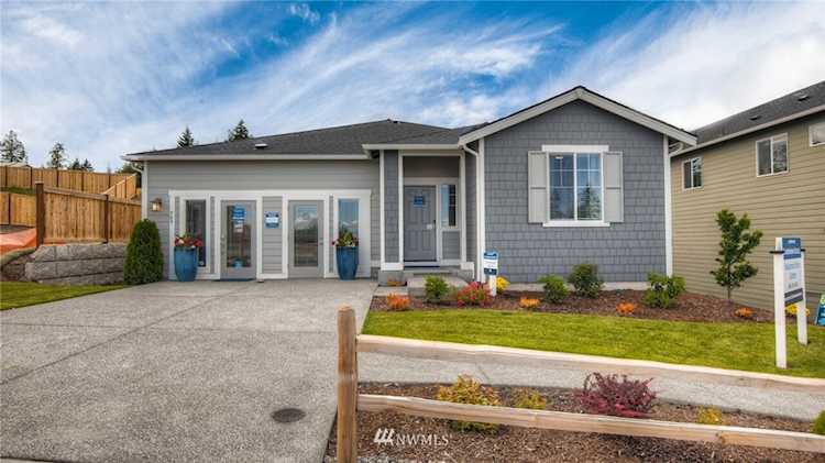 17818 128th Avenue Ct E #124 Puyallup, WA 98374