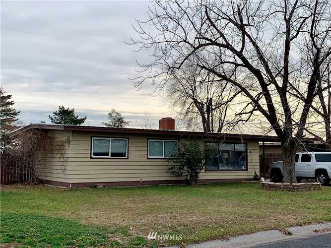 829 N Vista Dr Moses Lake, WA 98837 | MLS® 1869279 Photo 1
