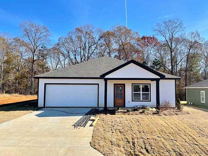 70 Thaxton Hills Dr. Thaxton, MS 38655