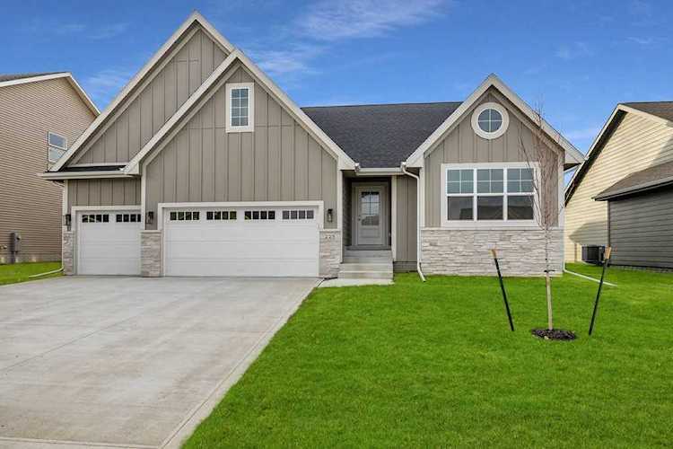 225 NW 11th Ct Bondurant, IA 50035