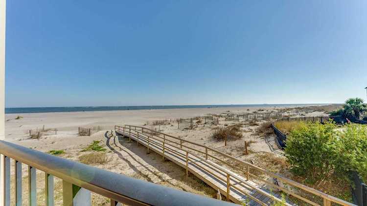 9002 Palmetto Dr Isle Of Palms, SC 29451