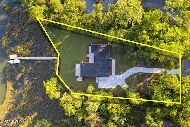 330 Creekview Drive Hampstead, NC 28443
