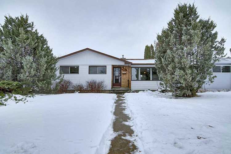 7311 130A Avenue Edmonton, AB T5C 1Z1