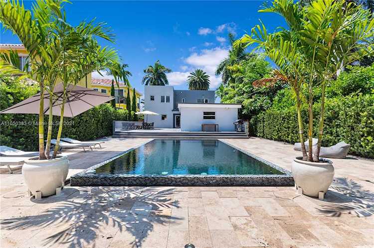1113 NE 89th St Miami, FL 33138