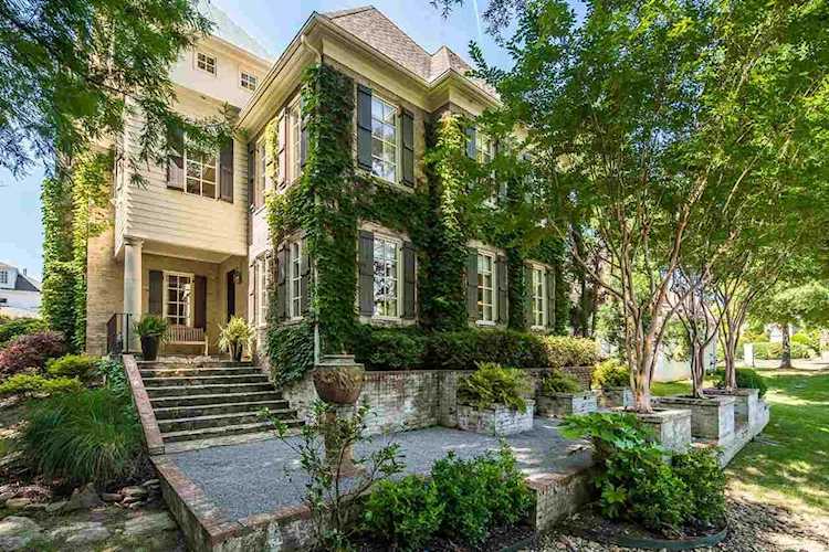 1938 Rowan Ln Germantown, TN 38138