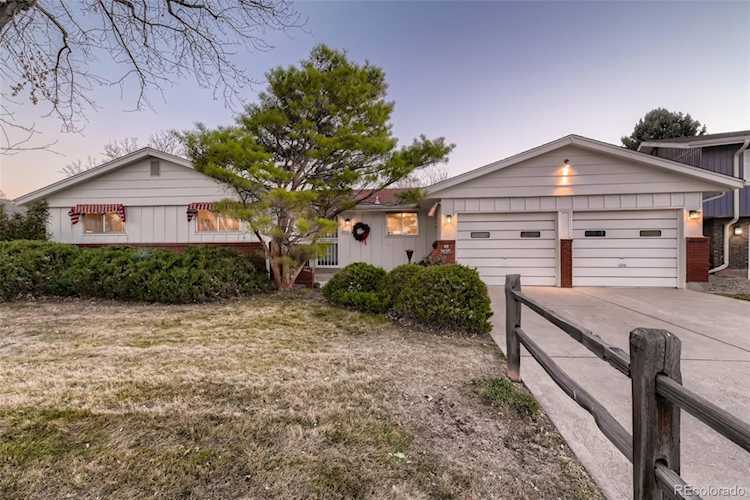 8932 W Jewell Place Lakewood, CO 80227
