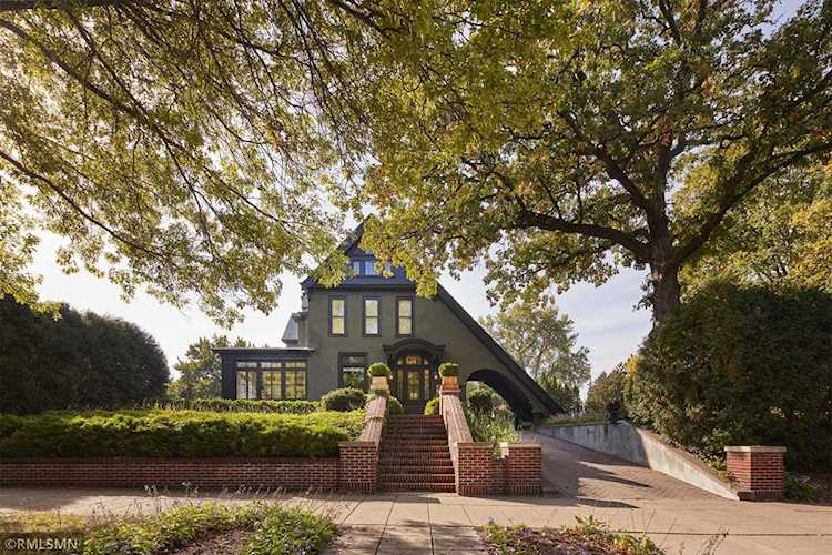 534 Summit Avenue Saint Paul, MN 55102