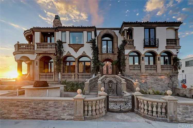 100 The Strand Hermosa Beach, CA 90254
