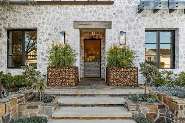 1961 Port Claridge Place Newport Beach, CA 92660