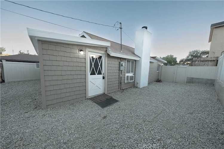 23166 Smith Rd Chatsworth, CA 91311