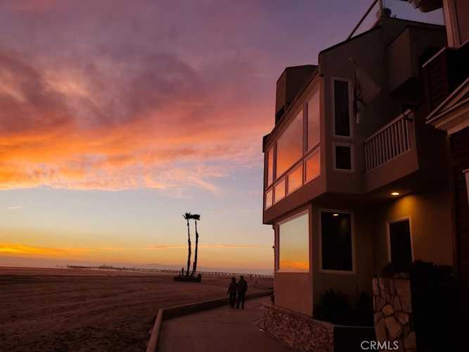 1513 Seal Way Seal Beach, CA 90740