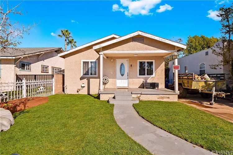 1207 Lucas St San Fernando, CA 91340