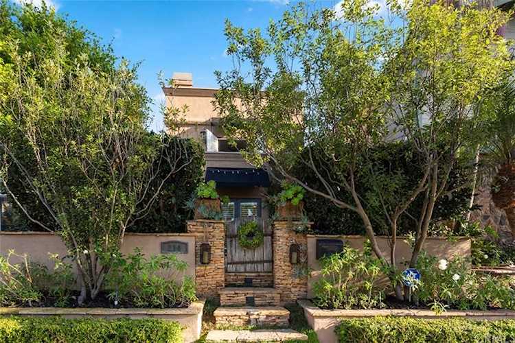214 22nd St Huntington Beach, CA 92648 | MLS PW21252358 Photo 1