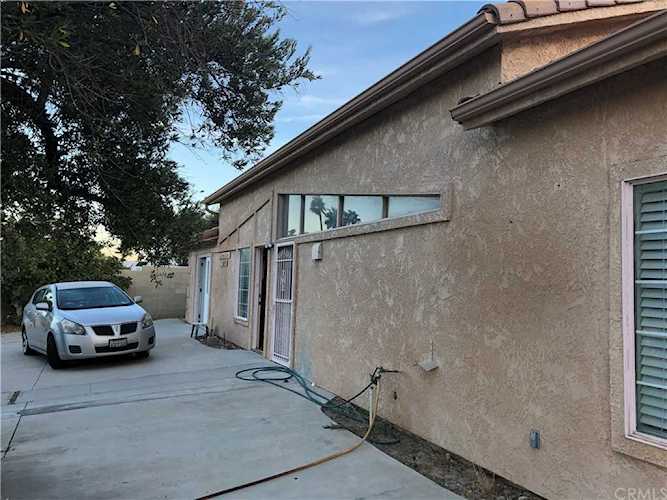 889 E Francis Dr Palm Springs, CA 92262