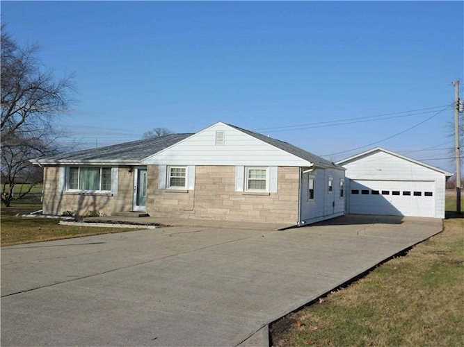 2932 Dayson Dr Anderson, IN 46013 | MLS 21828623 Photo 1